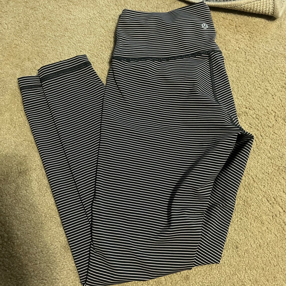 Lululemon wunder under Leggings size 10